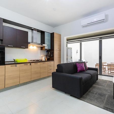سانت جوليان Centre Paceville Apt With Terrace, Bbq & Wifi By 360 Estates المظهر الخارجي الصورة